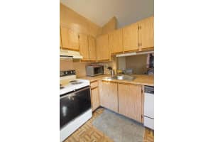 3065 N Oakland Forest Dr, Oakland Park, FL 33309, Sold 03/17/17
