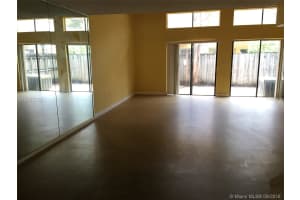 8412 NW 8th St, Miami, FL 33126, Sold 02/22/17