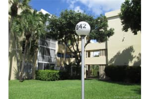 942 NE 199th St, Miami, FL 33179, Sold 01/20/17