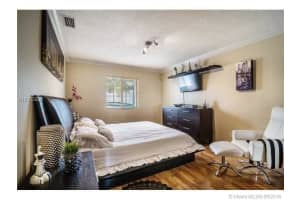 330 SE 2nd Ave APT C1, Deerfield Beach, FL 33441, Sold 11/07/16