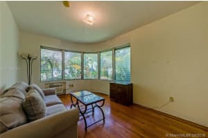 744 10th St, Miami Beach, FL 33139, Sold 11/07/16