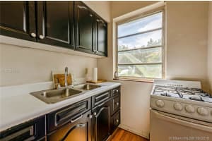 744 10th St, Miami Beach, FL 33139, Sold 11/07/16