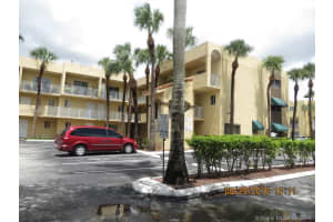 2760 W 76th St, Hialeah, FL 33016, Sold 11/23/16