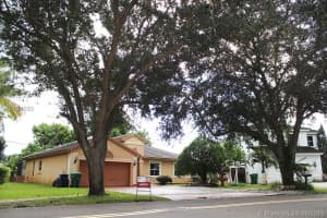 2065 SW 90th Ave, Miramar, FL 33025, Sold 11/18/16