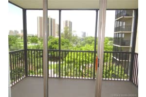 3301 N Country Club Dr, Miami, FL 33180, Sold 02/13/17