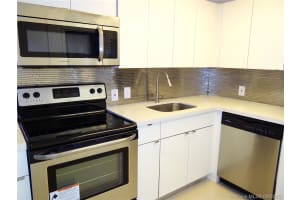 3301 N Country Club Dr, Miami, FL 33180, Sold 02/13/17