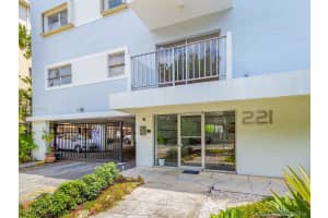 221 Meridian Ave, Miami Beach, FL 33139, Sold 03/27/17