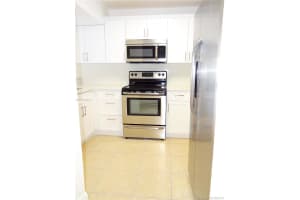 230 W 68th St, Hialeah, FL 33014, Sold 01/13/17