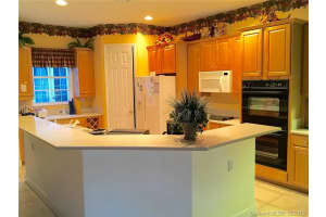 11348 NW 69th St, Doral, FL 33178, Sold 03/21/17