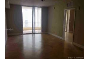 170 SE 14th St, Miami, FL 33131, Sold 11/08/16