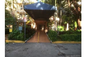 4550 NW 9th St APT E721, Miami, FL 33126, Sold 10/25/16