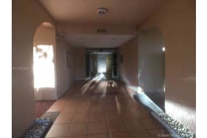 4550 NW 9th St APT E721, Miami, FL 33126, Sold 10/25/16