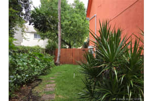 8327 NW 8th St #1b, Miami, FL 33126, Sold 02/02/17