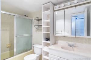 345 Ocean Dr, Miami Beach, FL 33139, Sold 03/29/19