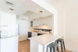345 Ocean Dr, Miami Beach, FL 33139, Sold 03/29/19