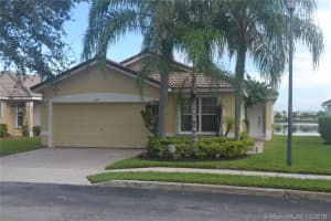 12017 SW 7th St, Pembroke Pines, FL 33025, Sold 12/16/16