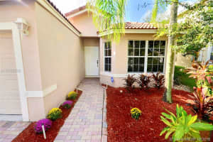 11854 SW 8th St, Pembroke Pines, FL 33025, Sold 12/08/16