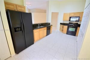 11854 SW 8th St, Pembroke Pines, FL 33025, Sold 12/08/16