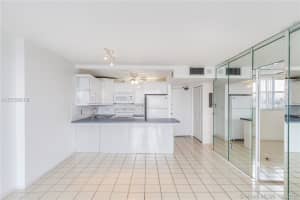 401 Ocean Dr, Miami Beach, FL 33139, Sold 12/19/16
