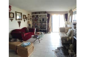 2625 Collins Ave, Miami, FL 33140, Sold 01/20/17
