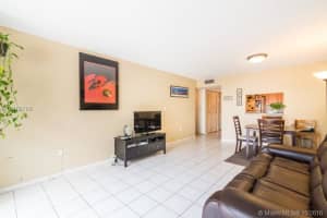 9682 Fontainebleau Blvd, Miami, FL 33172, Sold 11/30/16