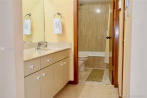 55 Ocean Ln Dr, Key Biscayne, FL 33149, Sold 05/22/17