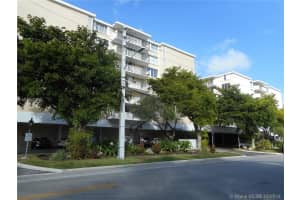 10000 W Bay Harbor Dr, Bay Harbor Islands, FL 33154, Sold 02/09/17