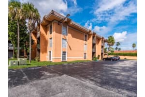9417 SW 76th St APT X38, Miami, FL 33173, Sold 12/07/16