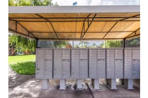 9417 SW 76th St APT X38, Miami, FL 33173, Sold 12/07/16