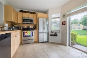 7830 NW 6th St, Pembroke Pines, FL 33024, Sold 12/07/16