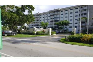 800 NE 195th St, Miami, FL 33179, Sold 03/27/17