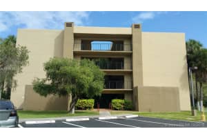 8635 NW 8th St, Miami, FL 33126, Sold 01/27/17