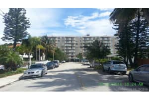 1455 N Treasure Dr PH G, North Bay Village, FL 33141, Sold 02/23/17