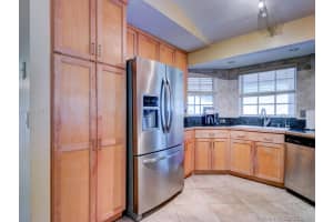 264 W Riverbend Dr, Sunrise, FL 33326, Sold 12/16/16