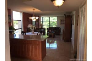 18000 NW 68th Ave #301a, Hialeah, FL 33015, Sold 12/22/16
