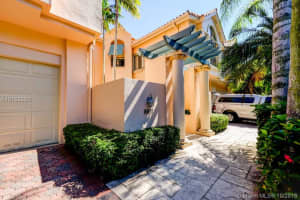 8841 SW 68th Ave, Miami, FL 33156, Sold 01/23/17