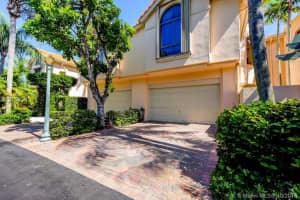 8841 SW 68th Ave, Miami, FL 33156, Sold 01/23/17