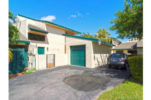 10818 SW 72nd St, Miami, FL 33173, Sold 02/16/17