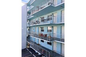 801 Meridian Ave #3d, Miami Beach, FL 33139, Sold 04/11/17