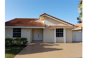 8446 NW 190th Terrace, Hialeah, FL 33015, Sold 11/08/16