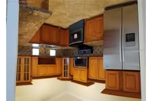 8446 NW 190th Terrace, Hialeah, FL 33015, Sold 11/08/16