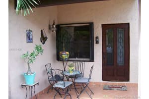 525 W Park Dr, Miami, FL 33172, Sold 01/05/17