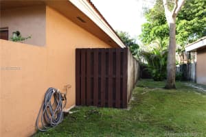 12049 S Las Palmas Dr, Pembroke Pines, FL 33025, Sold 12/12/16