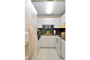 8231 NW 8th St, Miami, FL 33126, Sold 02/17/17