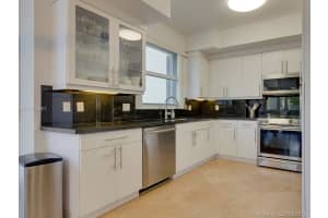 723 Crandon Blvd, Key Biscayne, FL 33149, Sold 08/10/17