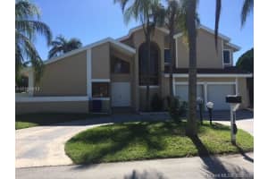 652 NE 203rd Ln, Miami, FL 33179, Sold 02/10/17