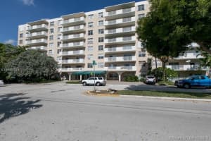 1455 N Treasure Dr PH K, North Bay Village, FL 33141, Sold 05/02/17