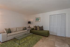 345 Ocean Dr, Miami Beach, FL 33139, Sold 03/29/17