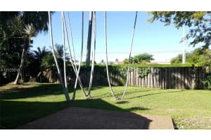 1701 W Oak Knoll Cir, Davie, FL 33324, Sold 02/15/17