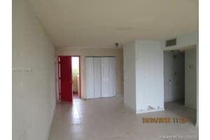 8870 Fontainebleau Blvd, Miami, FL 33172, Sold 02/17/17